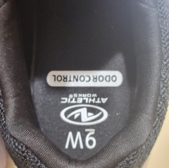 Women's Bungee ATHLETIC Slip-on Sneakers Knit SIZE 9 Wide BLACK WHITE - Picture 13 of 13